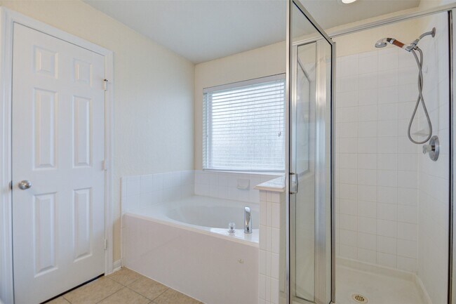 Building Photo - 17523 Cypress Orchard Ln