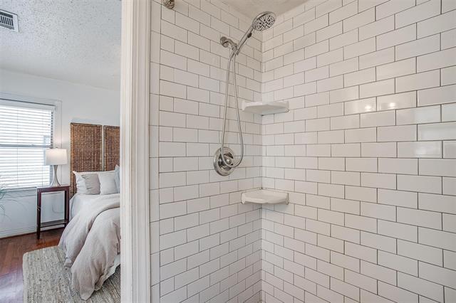 Building Photo - 3824 Birchman Ave