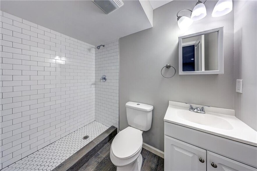 Building Photo - 9206 Boehm Dr