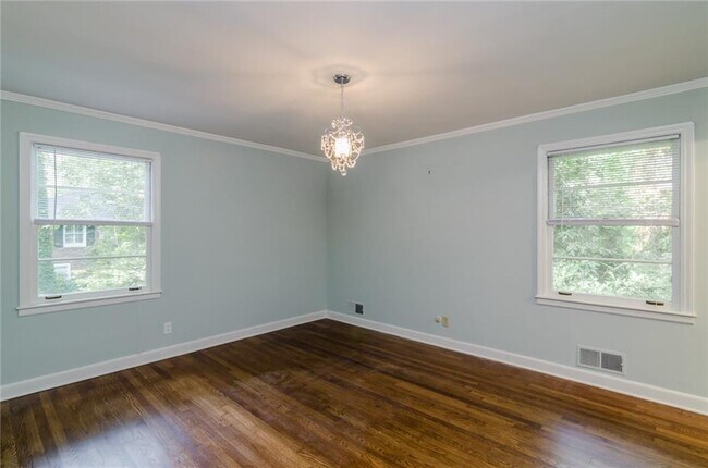 Building Photo - 6670 Castleton Dr NW