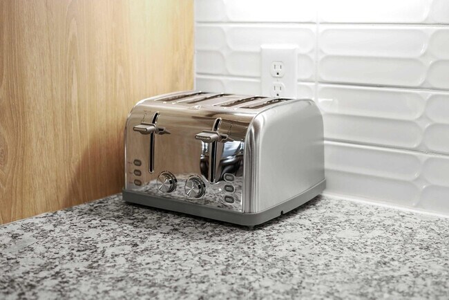 Building Photo - 13701 Montfort Dr