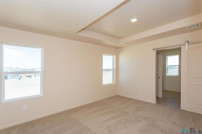 Building Photo - 8 Twin Berry Ct