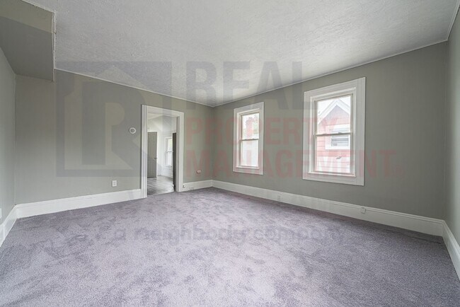 Building Photo - 1079 E 68th St