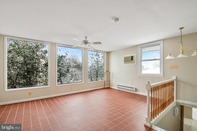 Building Photo - 6561 Shady Side Rd