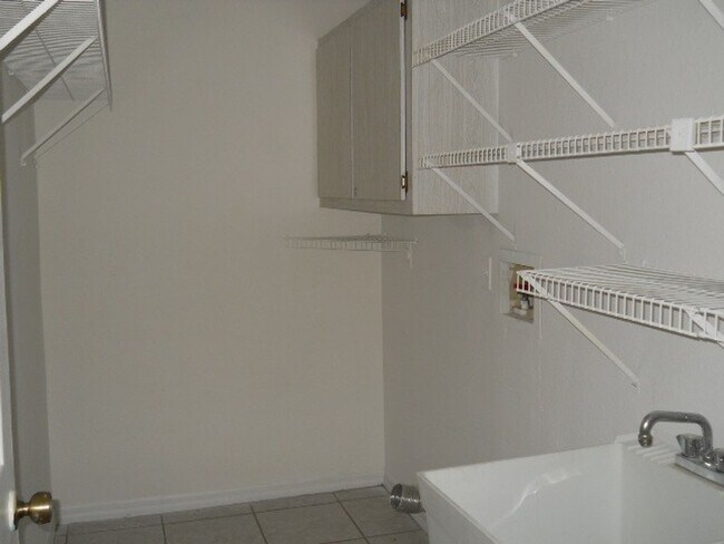 Building Photo - 3733 SW 1st Ave