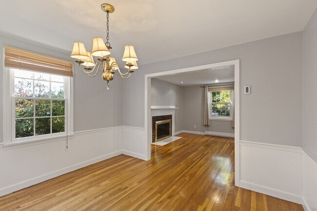 Building Photo - 159 Bedford St