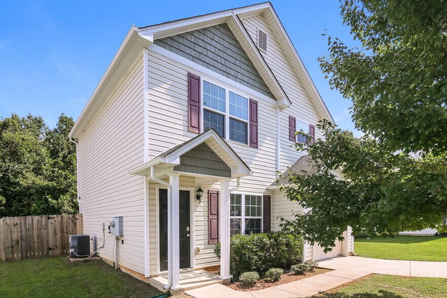 Building Photo - 417 Randolph Dr