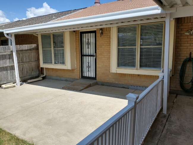 Building Photo - 15 E Mountain Ln