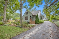 Building Photo - 2520 Oakdale Dr