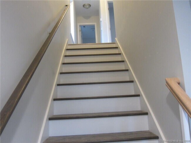 Building Photo - 574 Chopsey Hill Rd