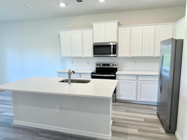 Building Photo - 12813 SW Forli Wy