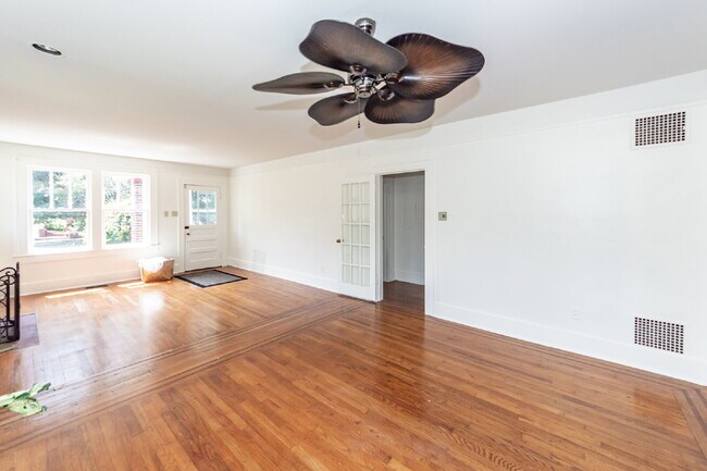 Building Photo - 25 8th Ave
