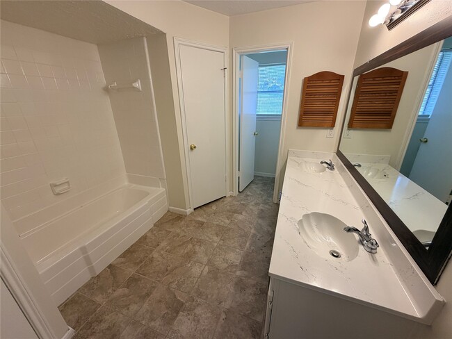 Building Photo - 1367 Gentle Bend Dr