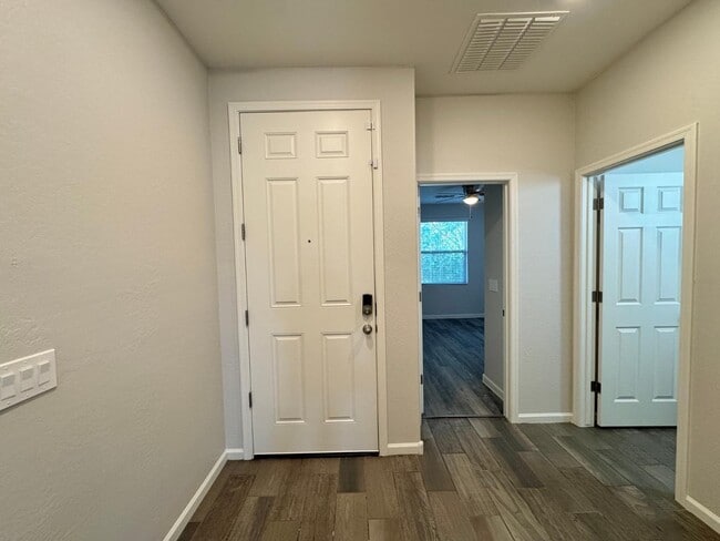 Building Photo - 2308 E Dust Devil Dr