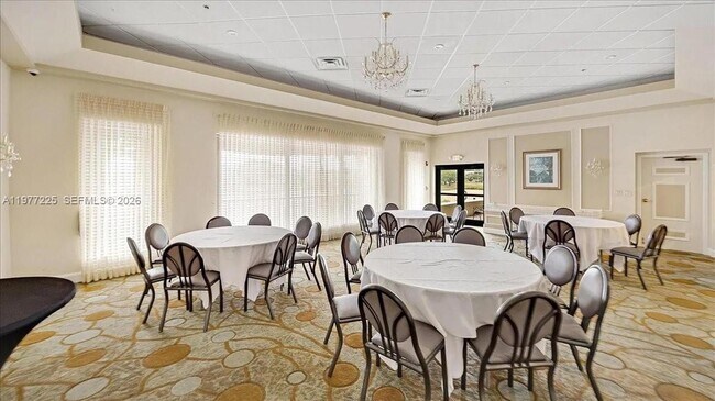 Building Photo - 9410 Tangerine Pl