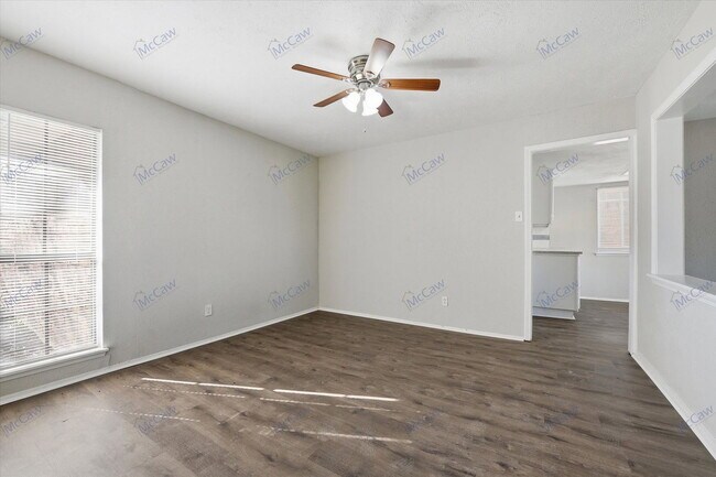 Building Photo - 7400 Butternut Ct