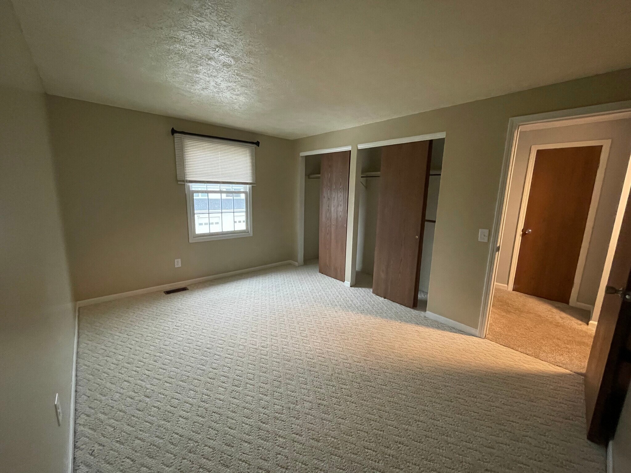 Building Photo - 1083 Cunningham Dr