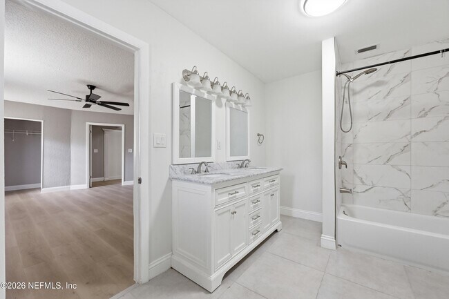 Building Photo - 9565 Carbondale Dr W