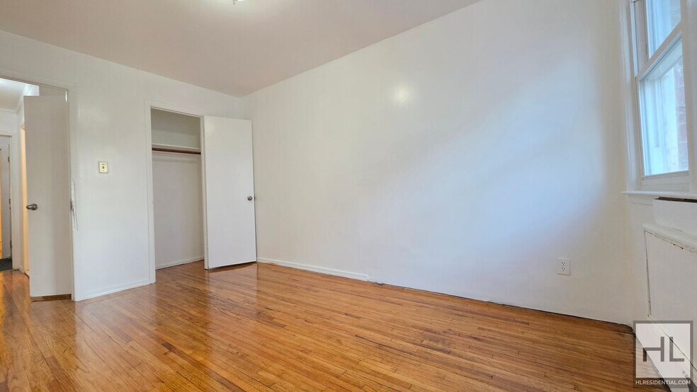 Building Photo - 9 STREET