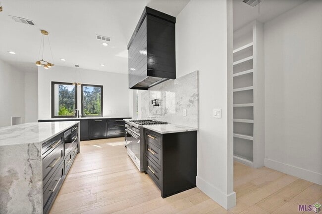 Building Photo - 9825 Fawn Vw Dr