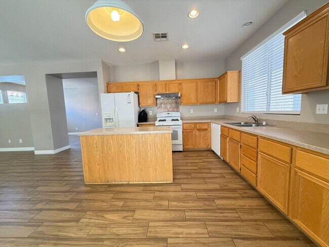 Building Photo - 9536 Sunshade Ct