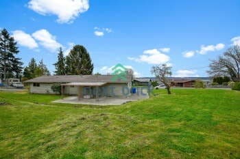 Building Photo - Charming Single-Story Retreat in a Quiet Kent Neighborhood!