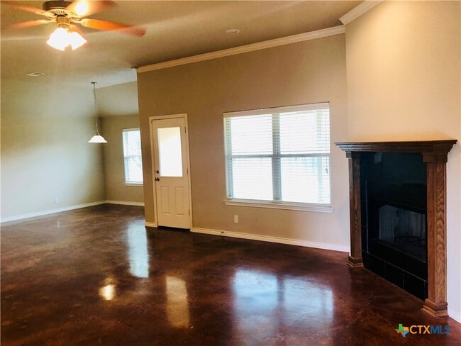 Building Photo - 606 Tumbleweed Dr