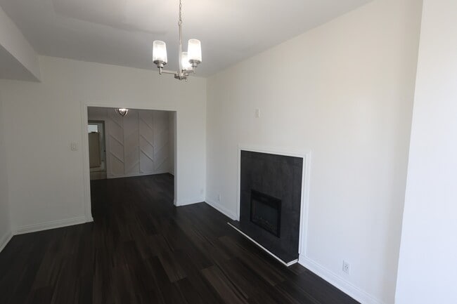 Building Photo - 3532 W Van Buren St