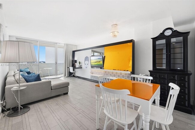 Building Photo - 1100 West Ave