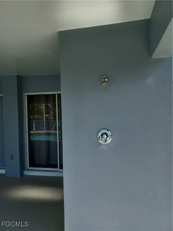 Building Photo - 4416 SW 24th Ave