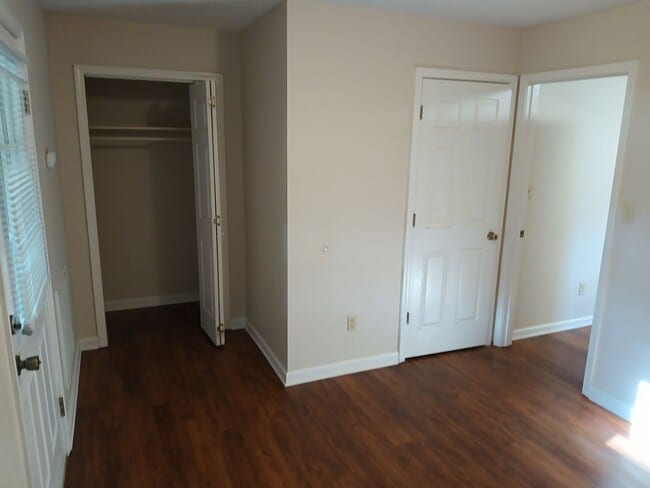 Building Photo - 104 Majestic Dr