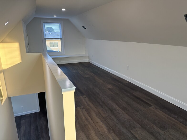 Bonus room in attic - 319 Monroe St