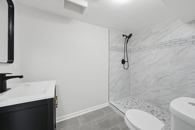 Building Photo - 12358 S Lowe Ave