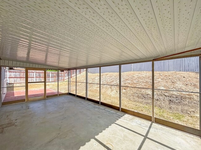 Building Photo - Charming 3BD/2BA House in Santee W/ W/D, M...