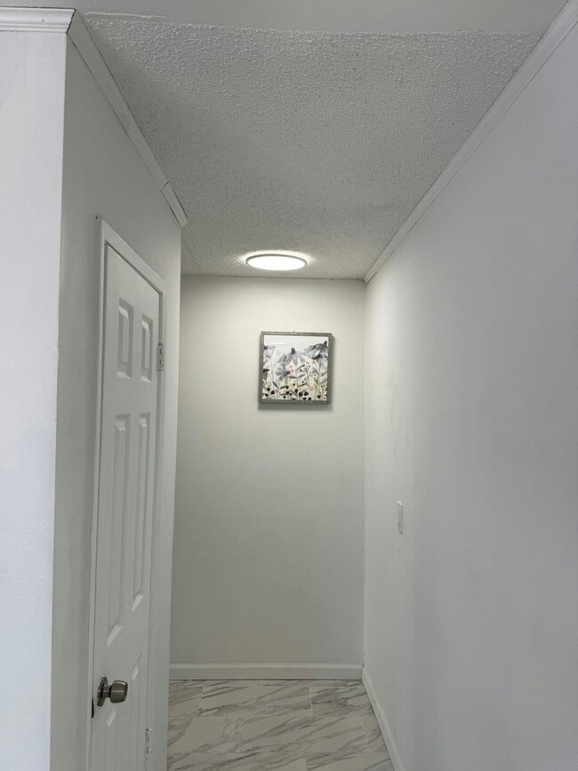 Building Photo - 22 Merrimac Pl
