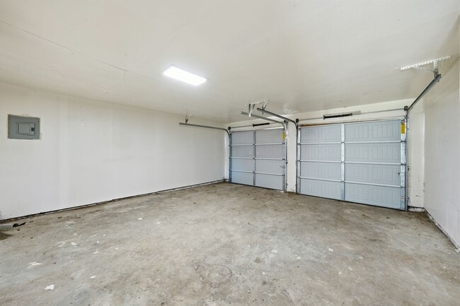Building Photo - 2721 Ash Park Dr