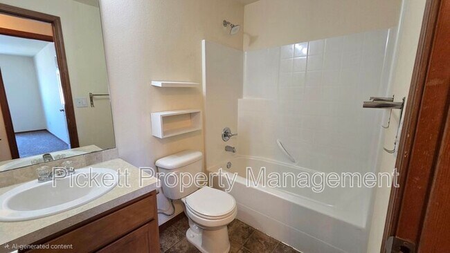 Building Photo - 6710 Takota Pl NE