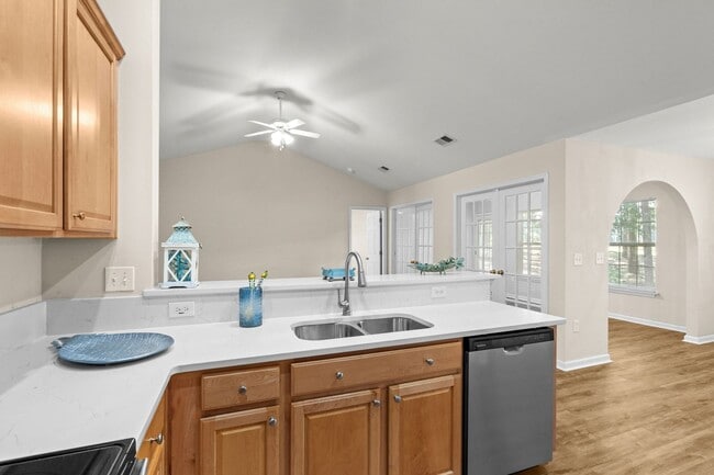 Building Photo - 4 Bed / 2 Bath Single Family Home for Rent in Arrowhead