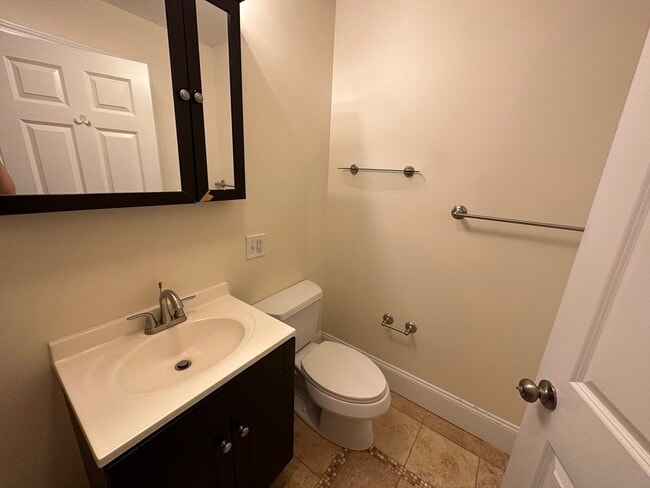 Building Photo - 8 Grant St