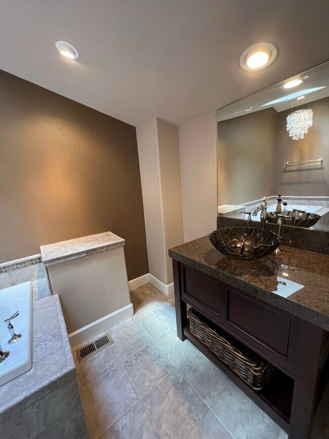 Building Photo - Spacious home with a large bonus room!  We...