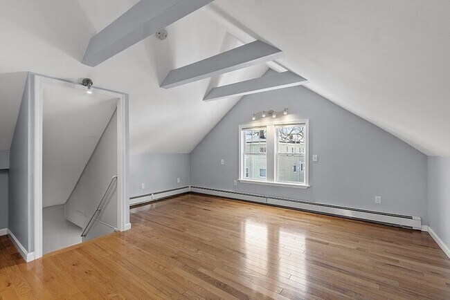 Building Photo - 59 Clarendon Ave