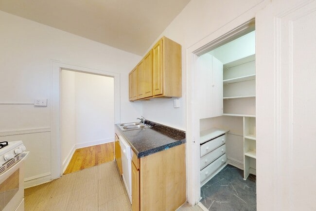 Floorplan - 5034-5046 S. Woodlawn Avenue