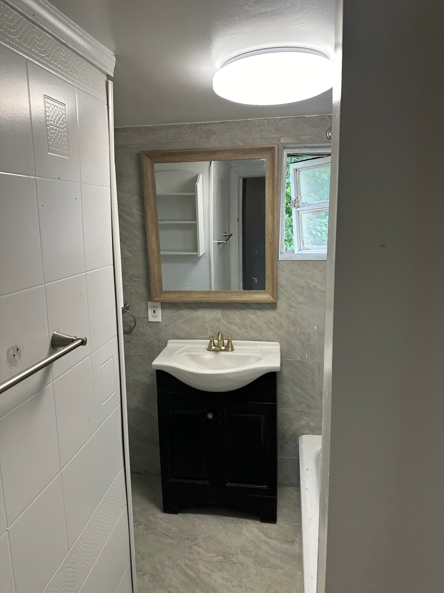 Building Photo - 1127 Wallis Ave