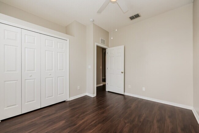 Building Photo - 30551 Annadale Dr