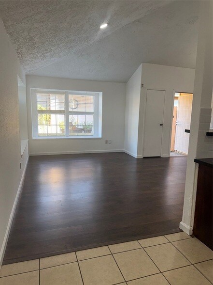 Building Photo - 11008 Misty Summit Dr