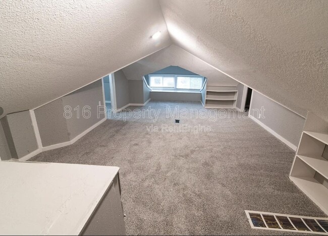 Building Photo - 5815 Euclid Ave E