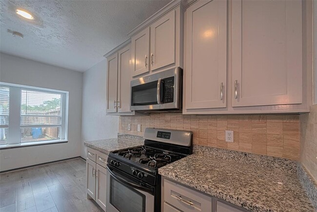 Building Photo - 1439 El Camino Village Dr