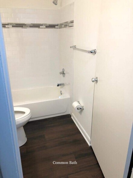 Building Photo - 123 Echelon Rd