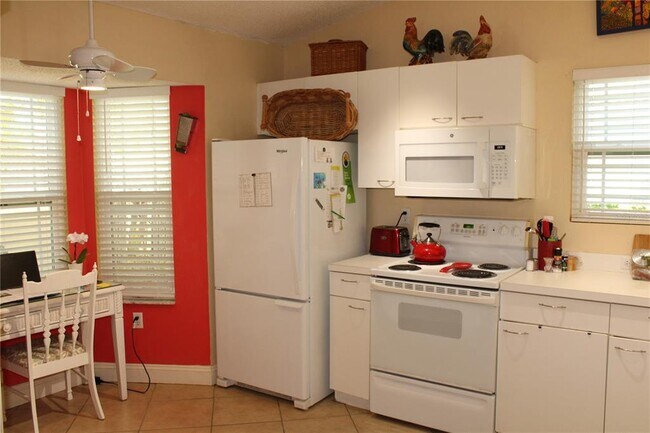 Building Photo - 7537 Preserves Ct