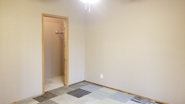Building Photo - 1271 Grand Ridge Dr